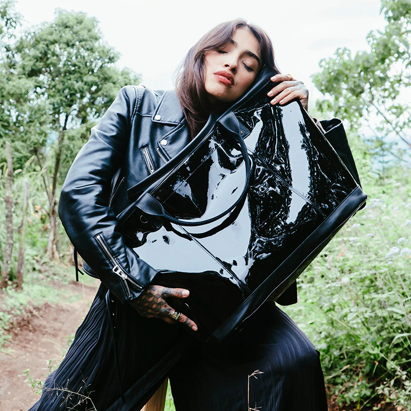 THEPERFECTWEEKENDER-FULLLEATHERCOLLECTION-PATENTBLACK_5.jpg