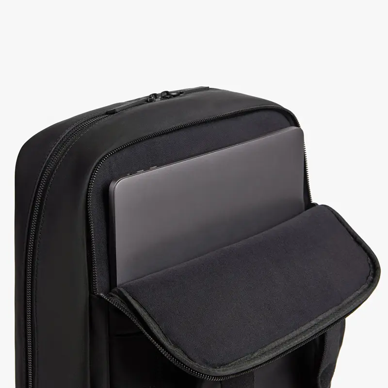 Metro-Backpack-CarbonBlack-3820_2ee2a902-ef02-4aae-adaf-4a4f5d45b79e_1080x.jpg