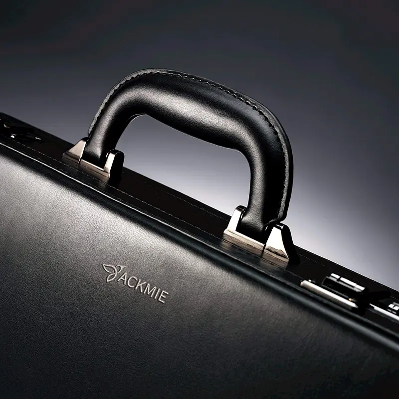 Black-03.jpg
